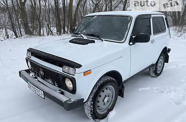 Внедорожник / Кроссовер ВАЗ / Lada 21214 / 4x4 2013 в Киеве