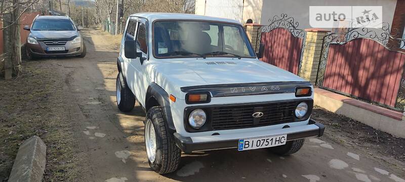 Позашляховик / Кросовер ВАЗ / Lada 21214 / 4x4 2009 в Хмельницькому