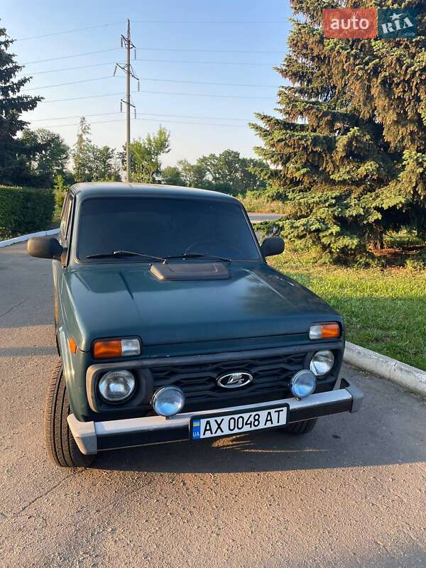 Внедорожник / Кроссовер ВАЗ / Lada 21214 / 4x4 2011 в Первомайске