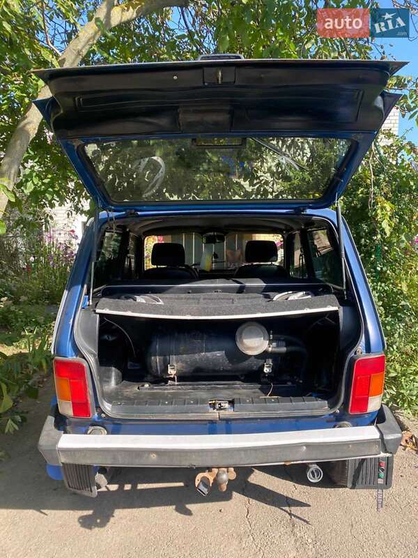 Позашляховик / Кросовер ВАЗ / Lada 21214 / 4x4 2009 в Царичанці