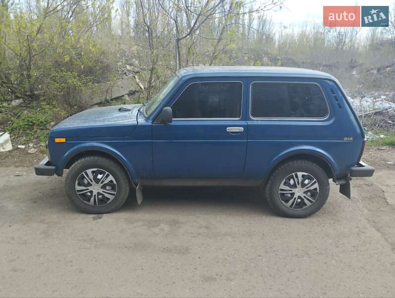 Внедорожник / Кроссовер ВАЗ / Lada 21214 / 4x4 2011 в Славянске