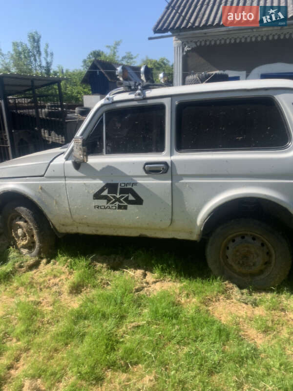 Внедорожник / Кроссовер ВАЗ / Lada 21214 / 4x4 2008 в Черновцах фото 4 Внедорожник / Кроссовер ВАЗ / Lada 21214 / 4x4 2008 в Черновцах