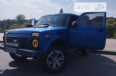 Внедорожник / Кроссовер ВАЗ / Lada 21214 / 4x4 2018 в Купянске