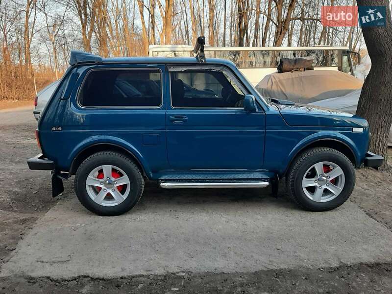Внедорожник / Кроссовер ВАЗ 21214 / 4x4 2011 в 