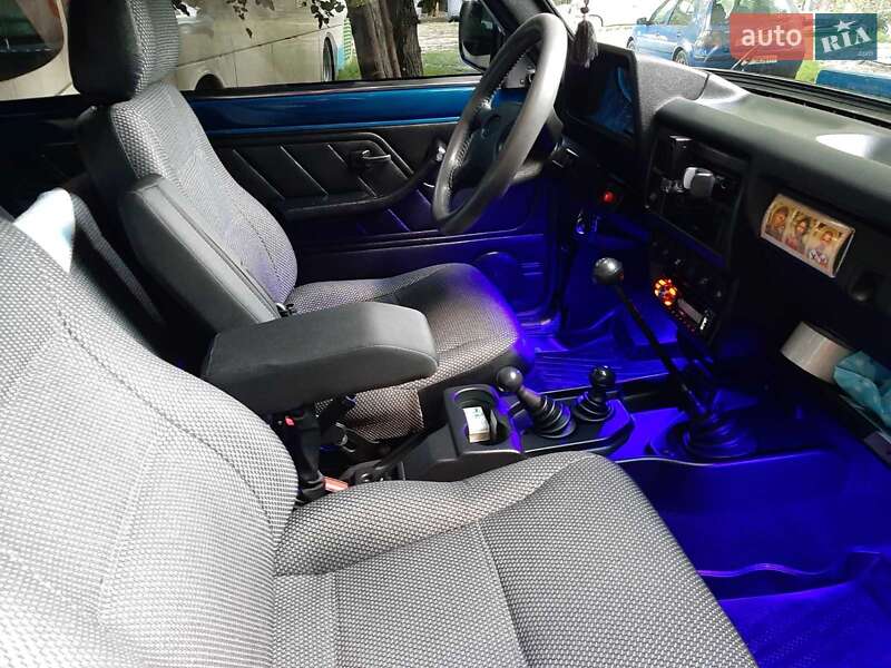 Внедорожник / Кроссовер ВАЗ / Lada 21214 / 4x4 2011 в Киеве