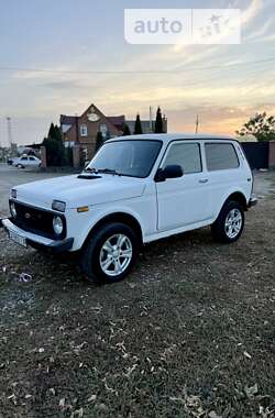 Позашляховик / Кросовер ВАЗ / Lada 21214 / 4x4 2010 в Смілі