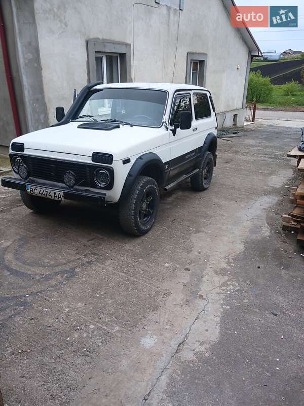 Внедорожник / Кроссовер ВАЗ / Lada 21214 / 4x4 2012 в Козове