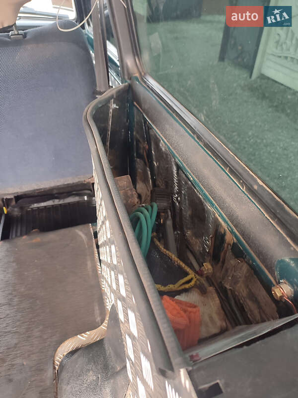 Внедорожник / Кроссовер ВАЗ / Lada 21214 / 4x4 2008 в Полонном