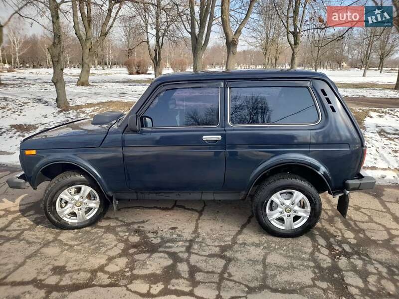 Позашляховик / Кросовер ВАЗ / Lada 21214 / 4x4 2012 в Побужському