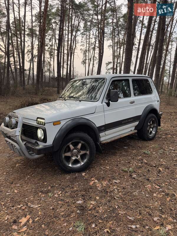 Внедорожник / Кроссовер ВАЗ / Lada 21214 / 4x4 2008 в Чернигове