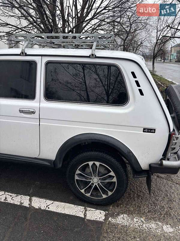 Позашляховик / Кросовер ВАЗ / Lada 21214 / 4x4 2010 в Вознесенську