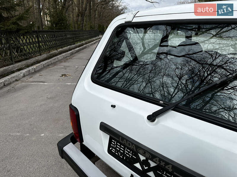 Внедорожник / Кроссовер ВАЗ / Lada 21214 / 4x4 2014 в Хмельнике