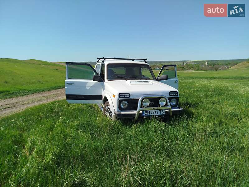 Внедорожник / Кроссовер ВАЗ / Lada 21214 / 4x4 2008 в Ширяево