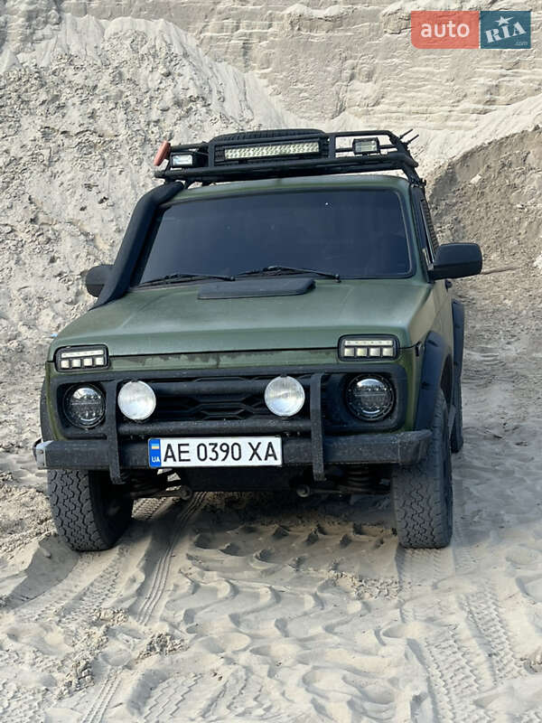 Позашляховик / Кросовер ВАЗ / Lada 21214 / 4x4 2010 в Дніпрі