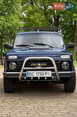 Внедорожник / Кроссовер ВАЗ 21214 / 4x4 2017 в 