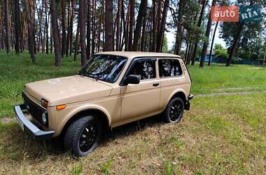 Позашляховик / Кросовер ВАЗ 21214 / 4x4 2015 в Лебедині