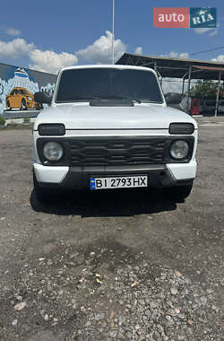 Позашляховик / Кросовер ВАЗ 21214 / 4x4 2007 в Миргороді