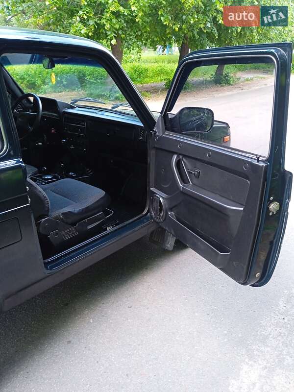 Внедорожник / Кроссовер ВАЗ / Lada 21214 / 4x4 2016 в Ямполе фото 4 Внедорожник / Кроссовер ВАЗ / Lada 21214 / 4x4 2016 в Ямполе