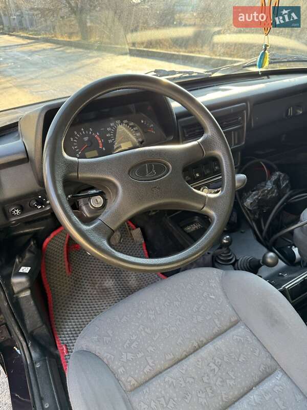 Позашляховик / Кросовер ВАЗ / Lada 21214 / 4x4 2010 в Краматорську