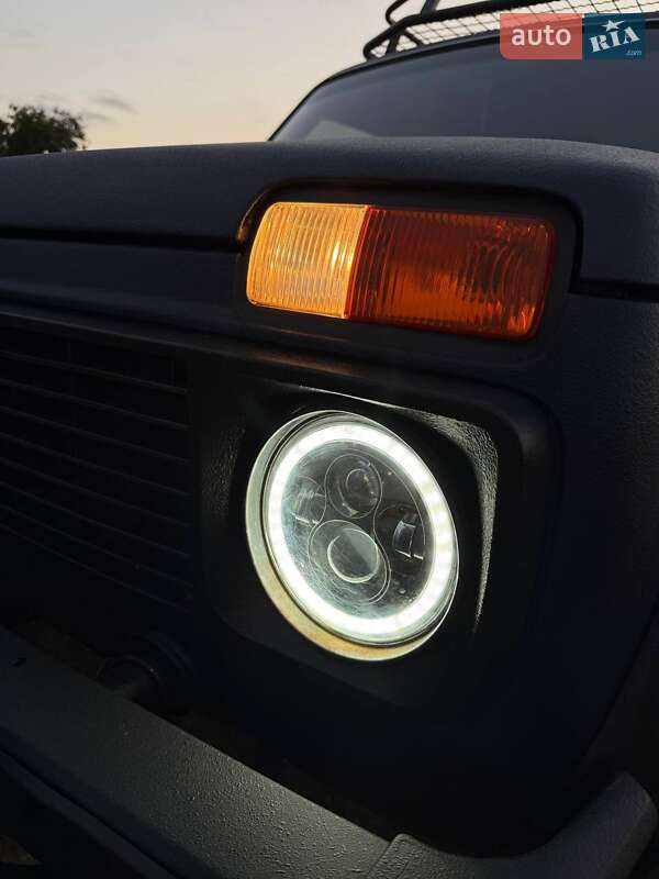 Позашляховик / Кросовер ВАЗ / Lada 21214 / 4x4 2012 в Чернігові