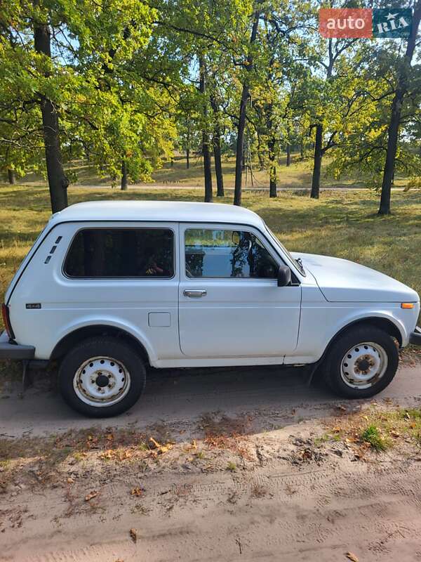 Внедорожник / Кроссовер ВАЗ / Lada 21214 / 4x4 2010 в Шостке