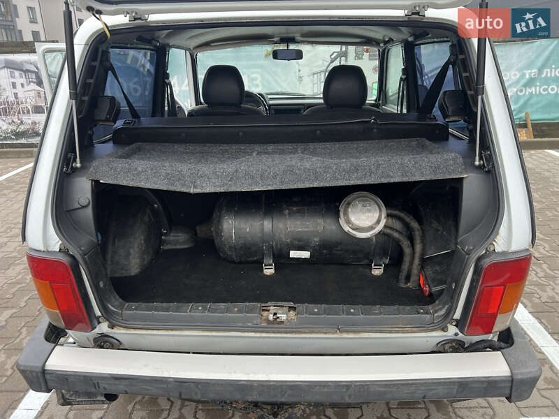 Позашляховик / Кросовер ВАЗ / Lada 21214 / 4x4 2015 в Києві