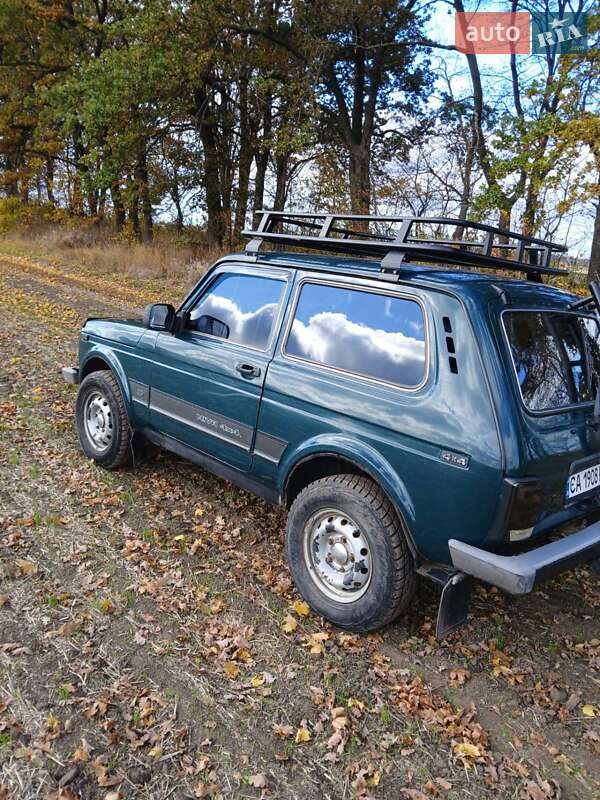 Позашляховик / Кросовер ВАЗ / Lada 21214 / 4x4 2010 в Кам'янці