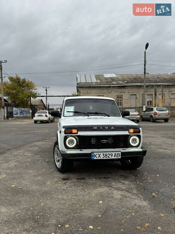 Позашляховик / Кросовер ВАЗ / Lada 21214 / 4x4 2013 в Харкові