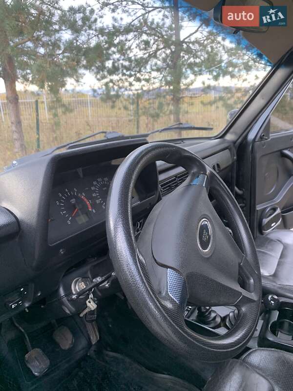 Внедорожник / Кроссовер ВАЗ / Lada 21214 / 4x4 2016 в Малой Турье