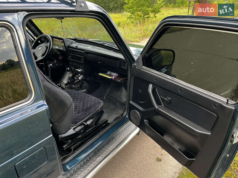 Позашляховик / Кросовер ВАЗ / Lada 21214 / 4x4 2015 в Чернігові