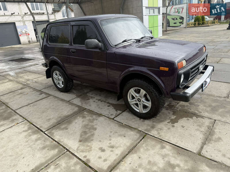 Внедорожник / Кроссовер ВАЗ / Lada 21214 / 4x4 2017 в Тячеве