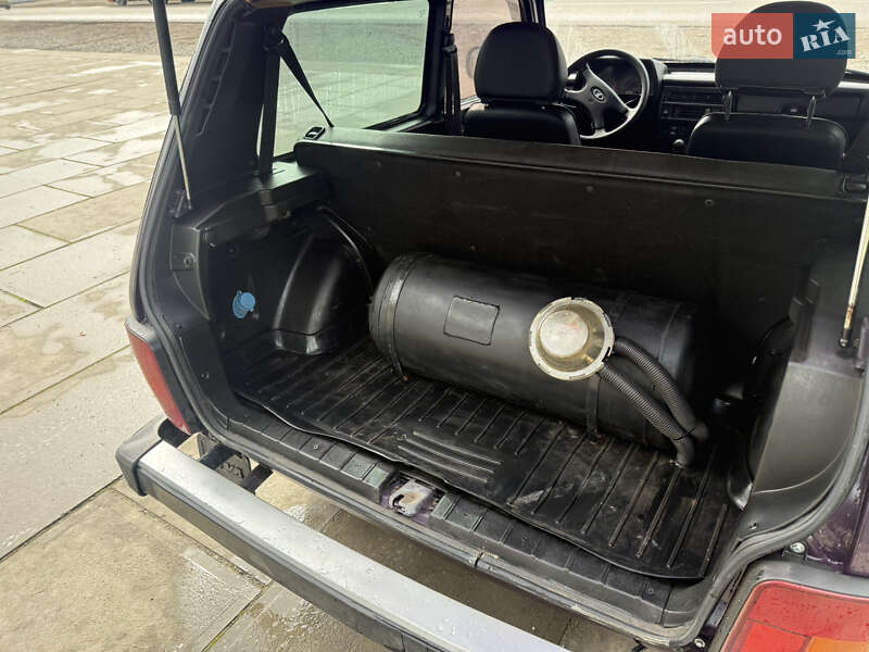 Внедорожник / Кроссовер ВАЗ / Lada 21214 / 4x4 2017 в Тячеве