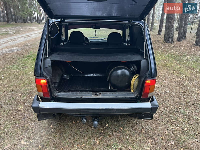 Позашляховик / Кросовер ВАЗ / Lada 21214 / 4x4 2017 в Недригайліву