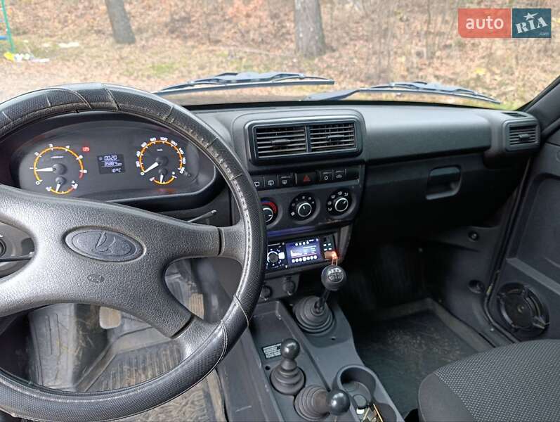 Позашляховик / Кросовер ВАЗ / Lada 21214 / 4x4 2013 в Сумах