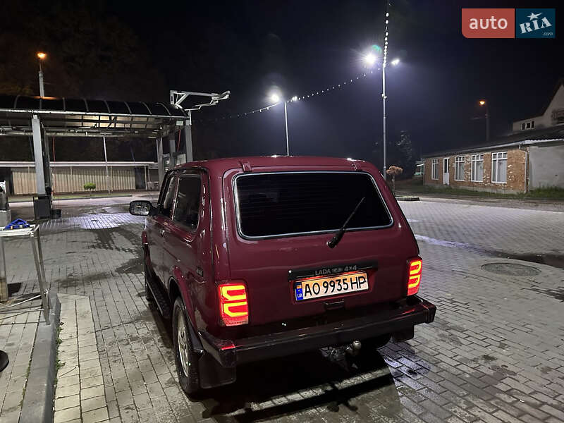 Внедорожник / Кроссовер ВАЗ / Lada 21214 / 4x4 2010 в Тячеве