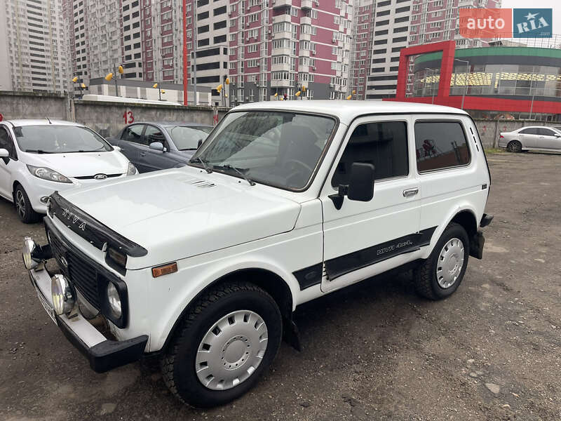 Внедорожник / Кроссовер ВАЗ / Lada 21214 / 4x4 2009 в Киеве