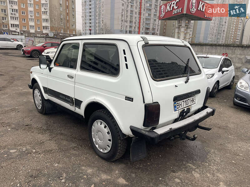 Внедорожник / Кроссовер ВАЗ / Lada 21214 / 4x4 2009 в Киеве