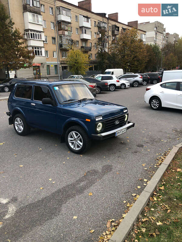 Внедорожник / Кроссовер ВАЗ / Lada 21214 / 4x4 2010 в Виннице