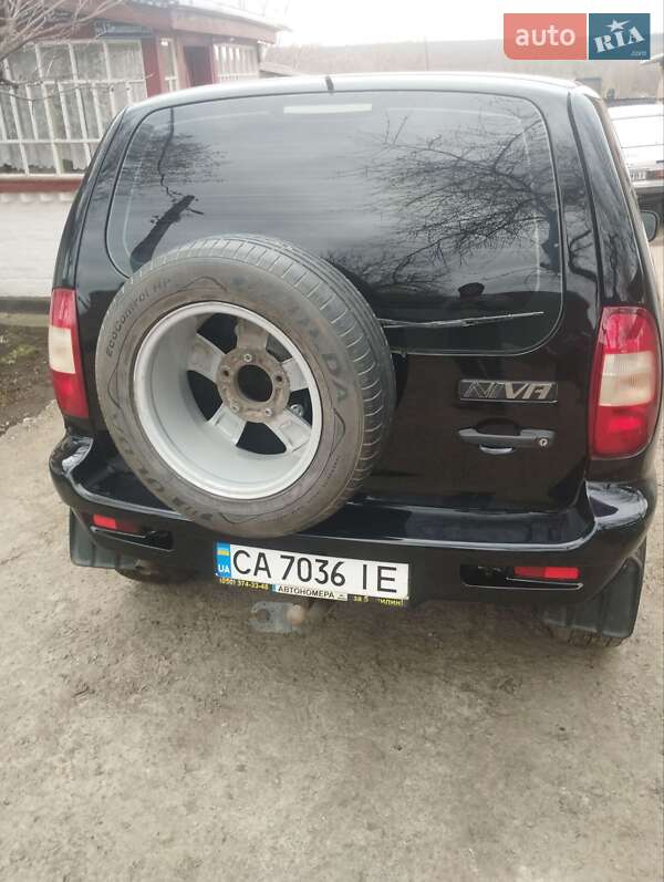 Позашляховик / Кросовер ВАЗ / Lada 2123 Niva 2008 в Умані