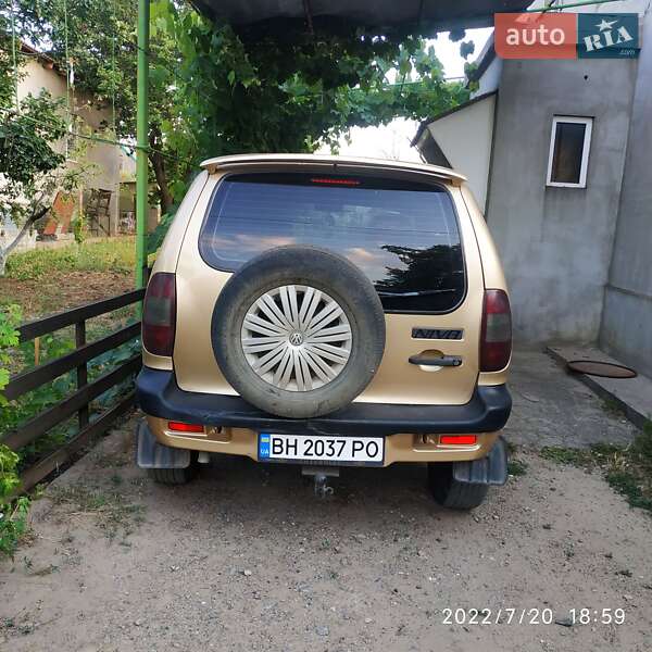 Позашляховик / Кросовер ВАЗ / Lada 2123 Niva 2004 в Білгороді-Дністровському