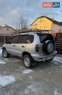 Позашляховик / Кросовер ВАЗ / Lada 2123 Niva 2004 в Борщеві