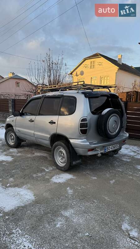 Внедорожник / Кроссовер ВАЗ / Lada 2123 Niva 2004 в Борщеве