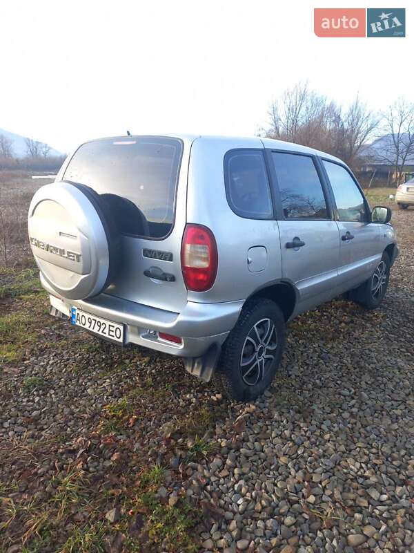 Позашляховик / Кросовер ВАЗ / Lada 2123 Niva 2006 в Тячеві фото 5 Позашляховик / Кросовер ВАЗ / Lada 2123 Niva 2006 в Тячеві