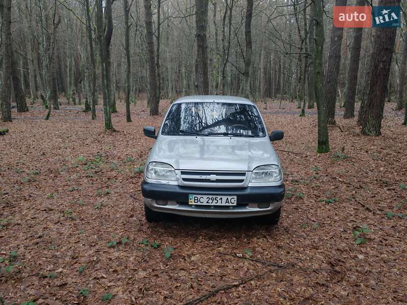 ВАЗ / Lada 2123 Niva 2004 ВАЗ / Lada 2123 Niva 2004
