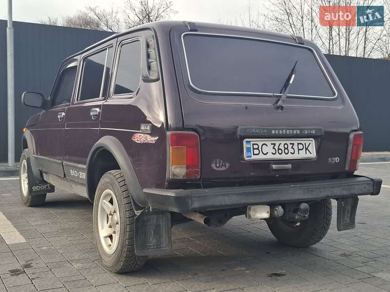 Внедорожник / Кроссовер ВАЗ / Lada 2131 Нива 2003 в Самборе