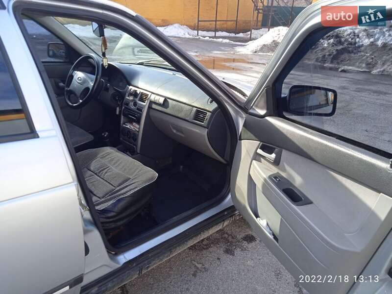 Седан ВАЗ / Lada 2170 Priora 2008 в Ромнах