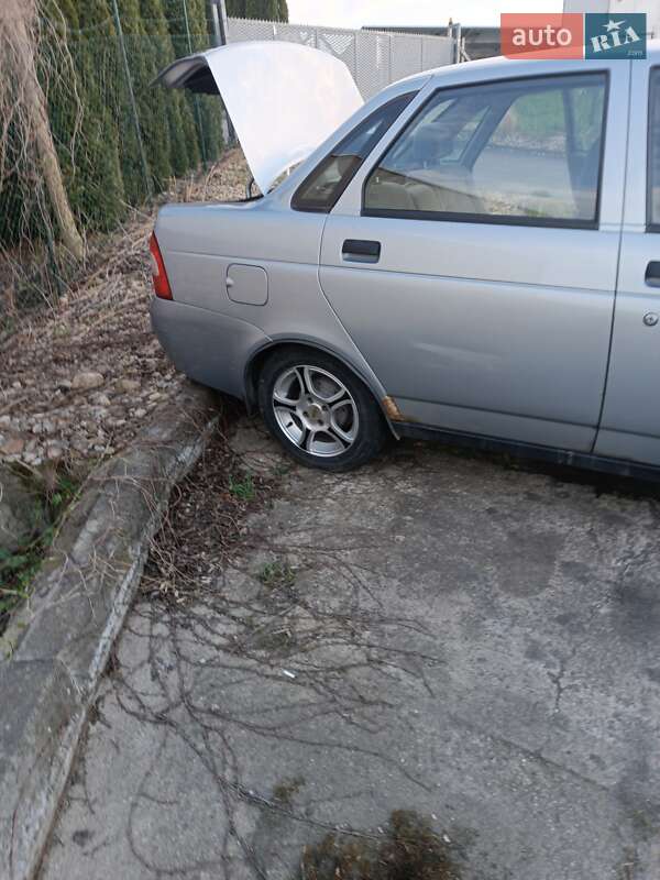 Седан ВАЗ / Lada 2170 Priora 2007 в Ужгороде фото 8 Седан ВАЗ / Lada 2170 Priora 2007 в Ужгороде