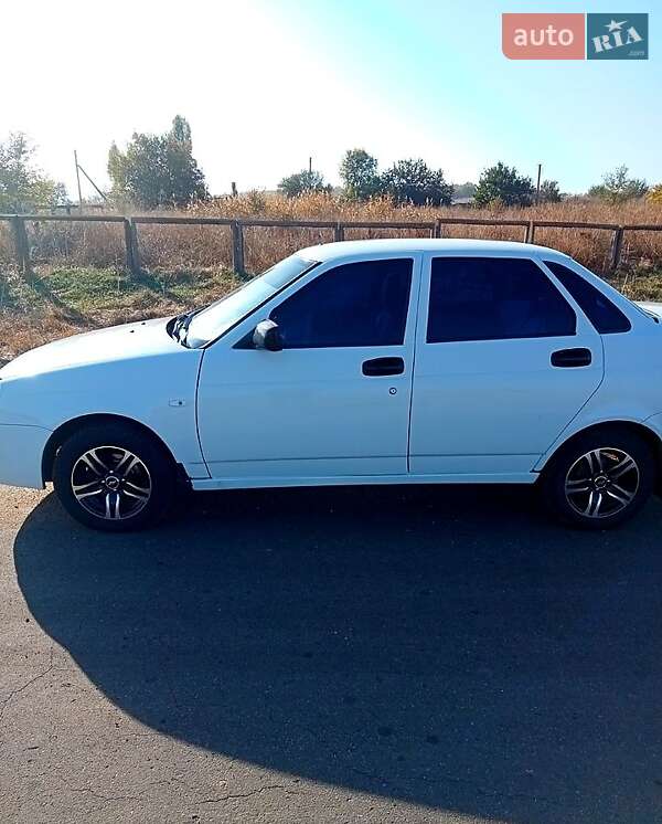 Седан ВАЗ / Lada 2170 Priora 2011 в Еланце