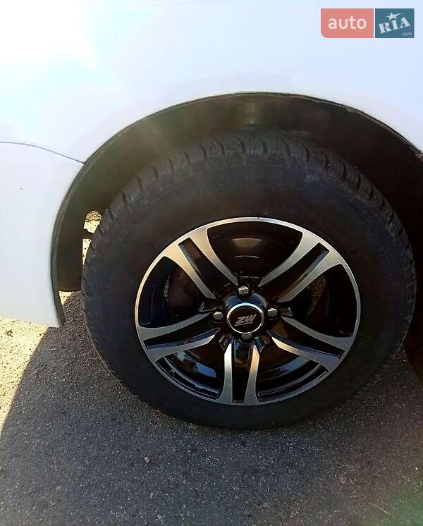 Седан ВАЗ / Lada 2170 Priora 2011 в Еланце