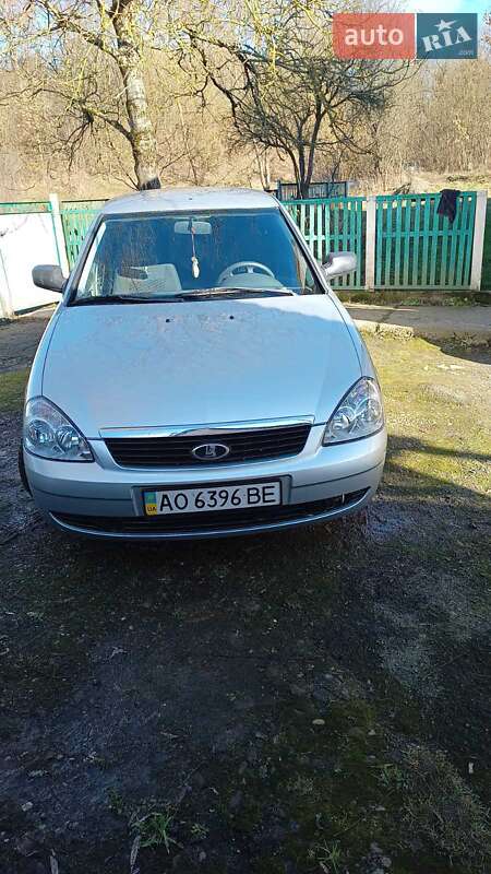 Седан ВАЗ / Lada 2170 Priora 2011 в Хусті